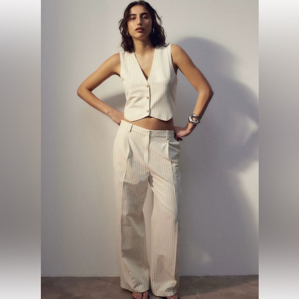 H&M Cream Pantsuit Elegant Tailored Design (Set, both the vest and the pants)